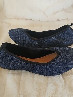 bernie mev. Navy Woven Ballet Flats